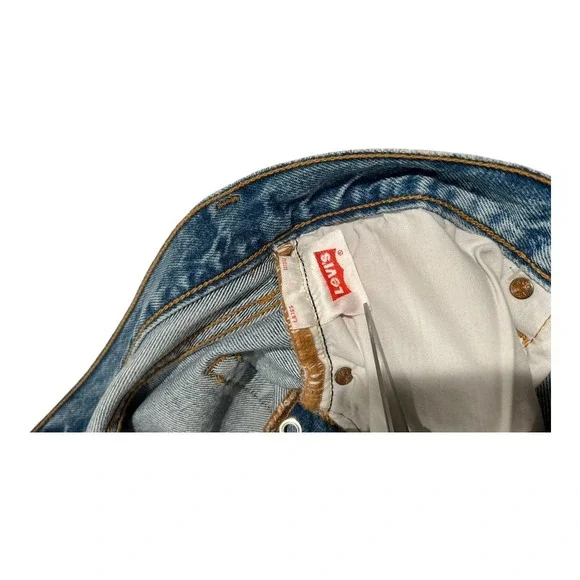 NWT Levi's 501 Denim‎ Shorts Women's 30 Light Wash Frayed Hem Classic Style - Picture 5 of 14